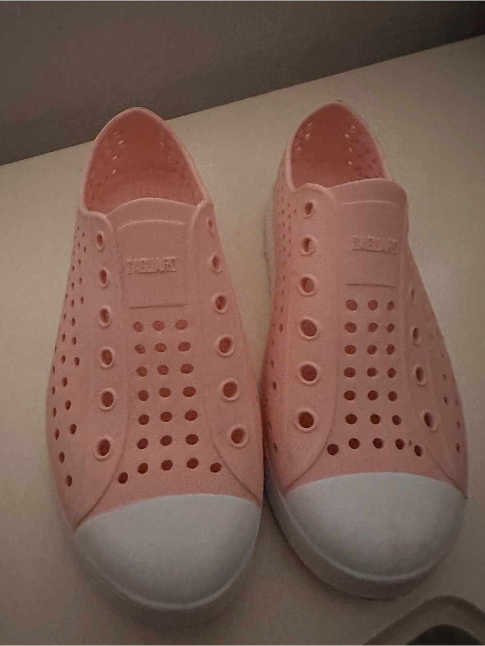 Cutest 💖 Women’s Slip-On Casual Water-Friendly Shoes in Light Pink - Picture 2 of 2